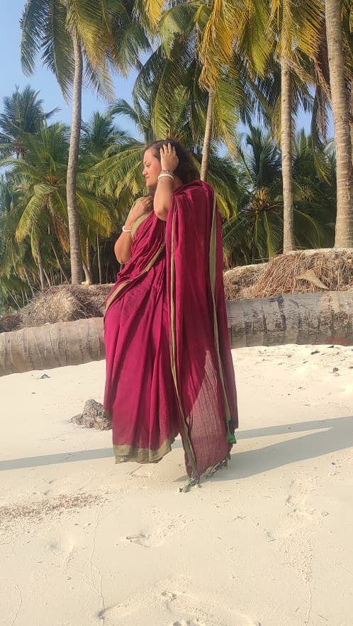 Handloom cotton saree: Khadi than: Purple and green
