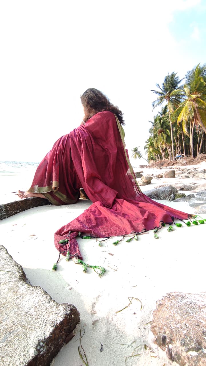 Handloom cotton saree: Khadi than: Purple and green