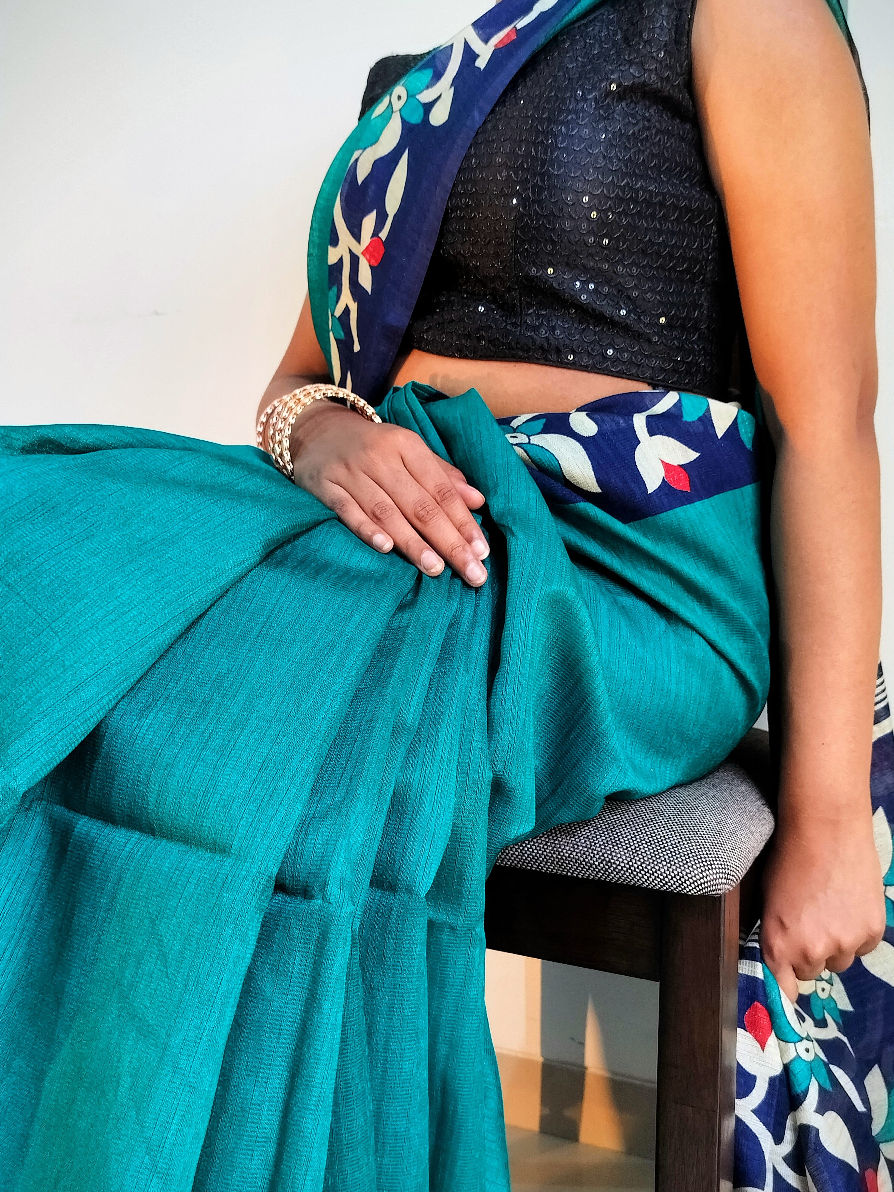 Handloom Matka: Dark green and Navy blue