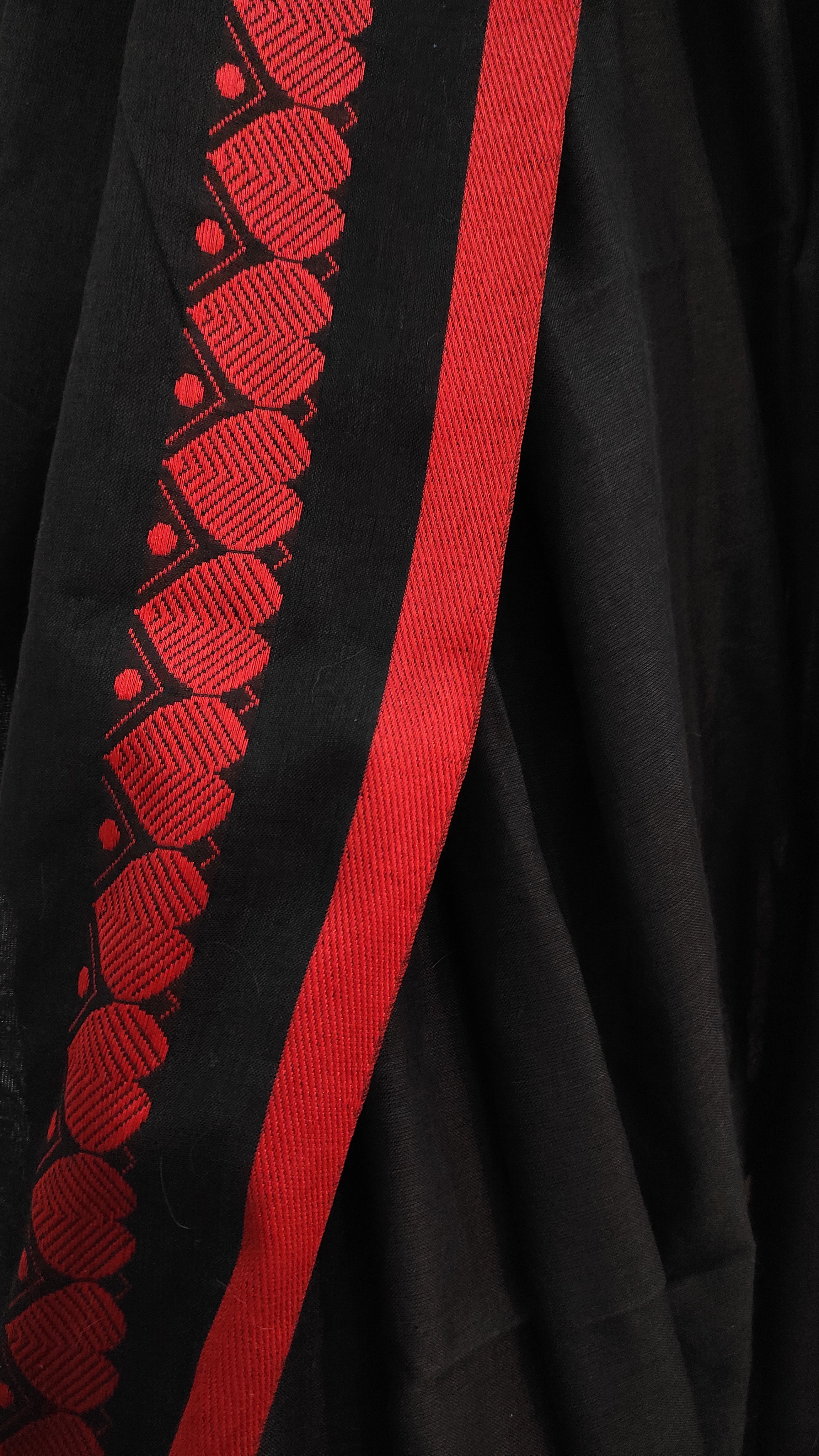 Khesh cotton Pan border: Black and red