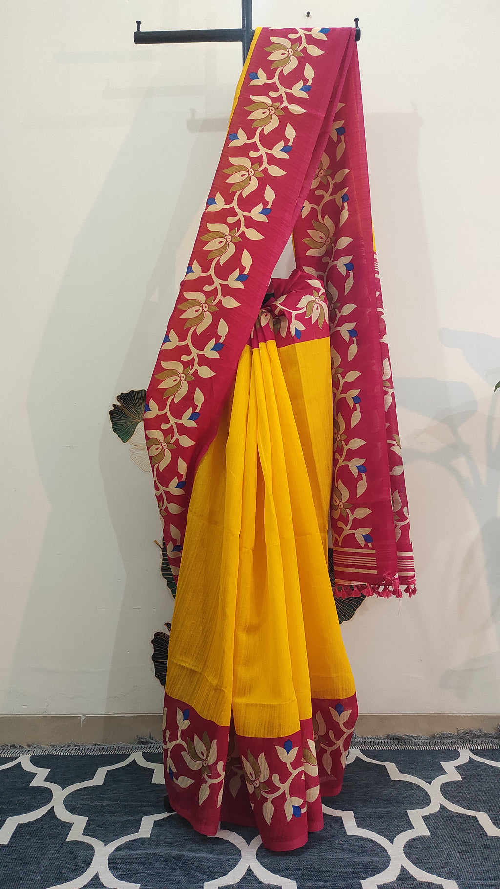 Handloom Matka: Yellow with pink border