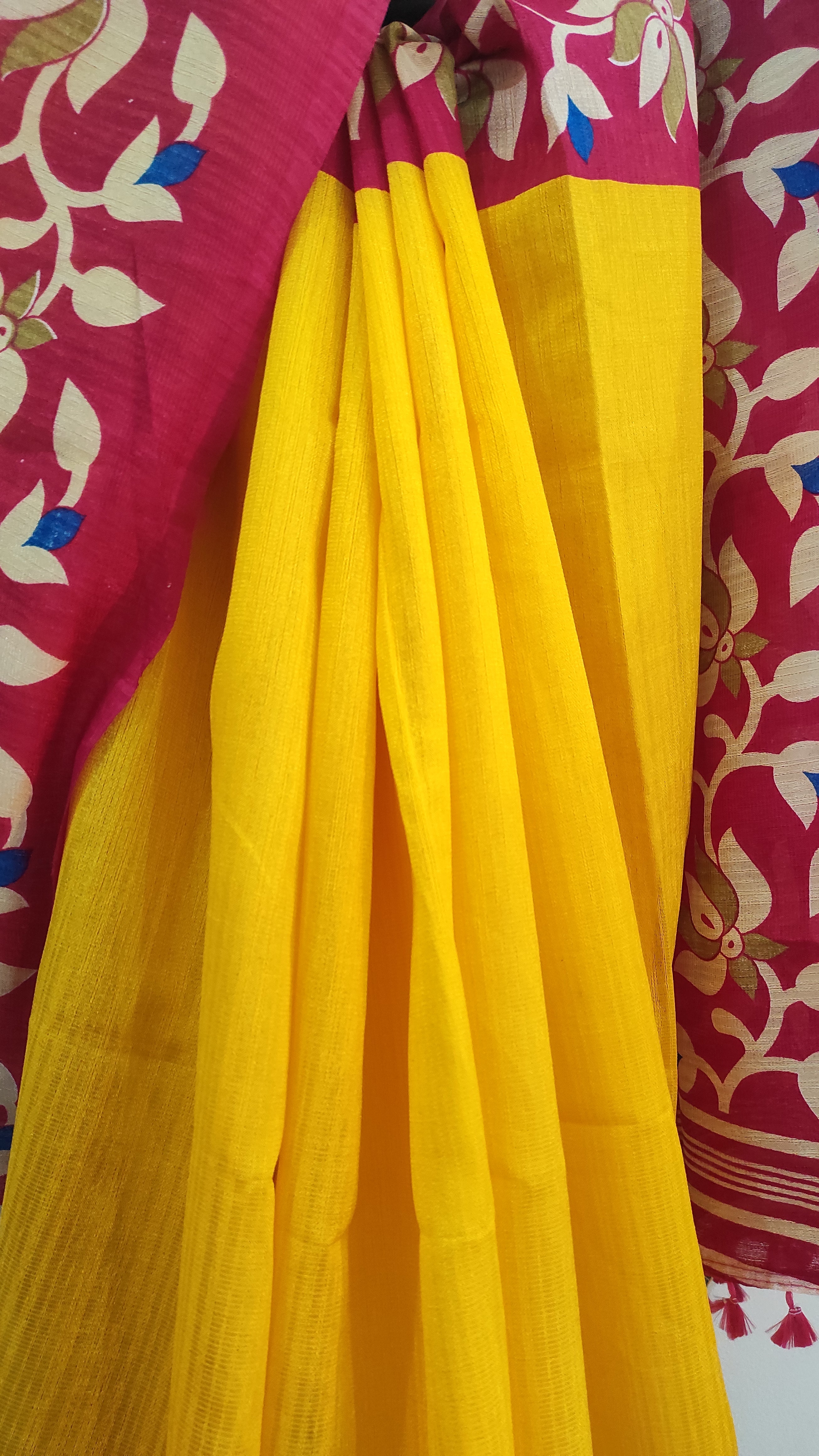 Handloom Matka: Yellow with pink border