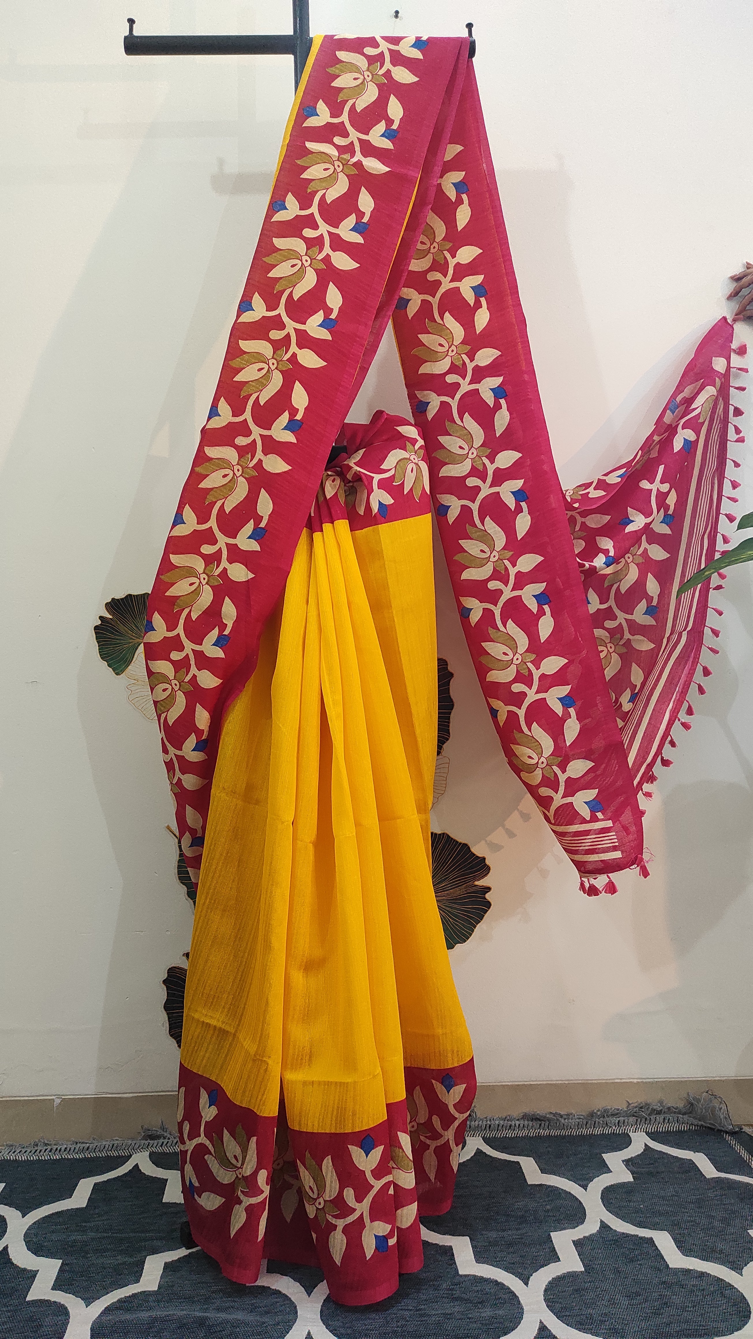 Handloom Matka: Yellow with pink border