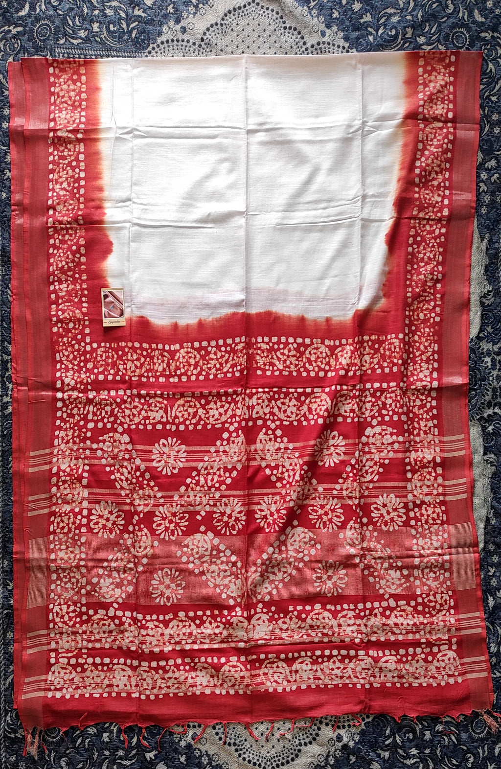 Linen Batik: Red and white