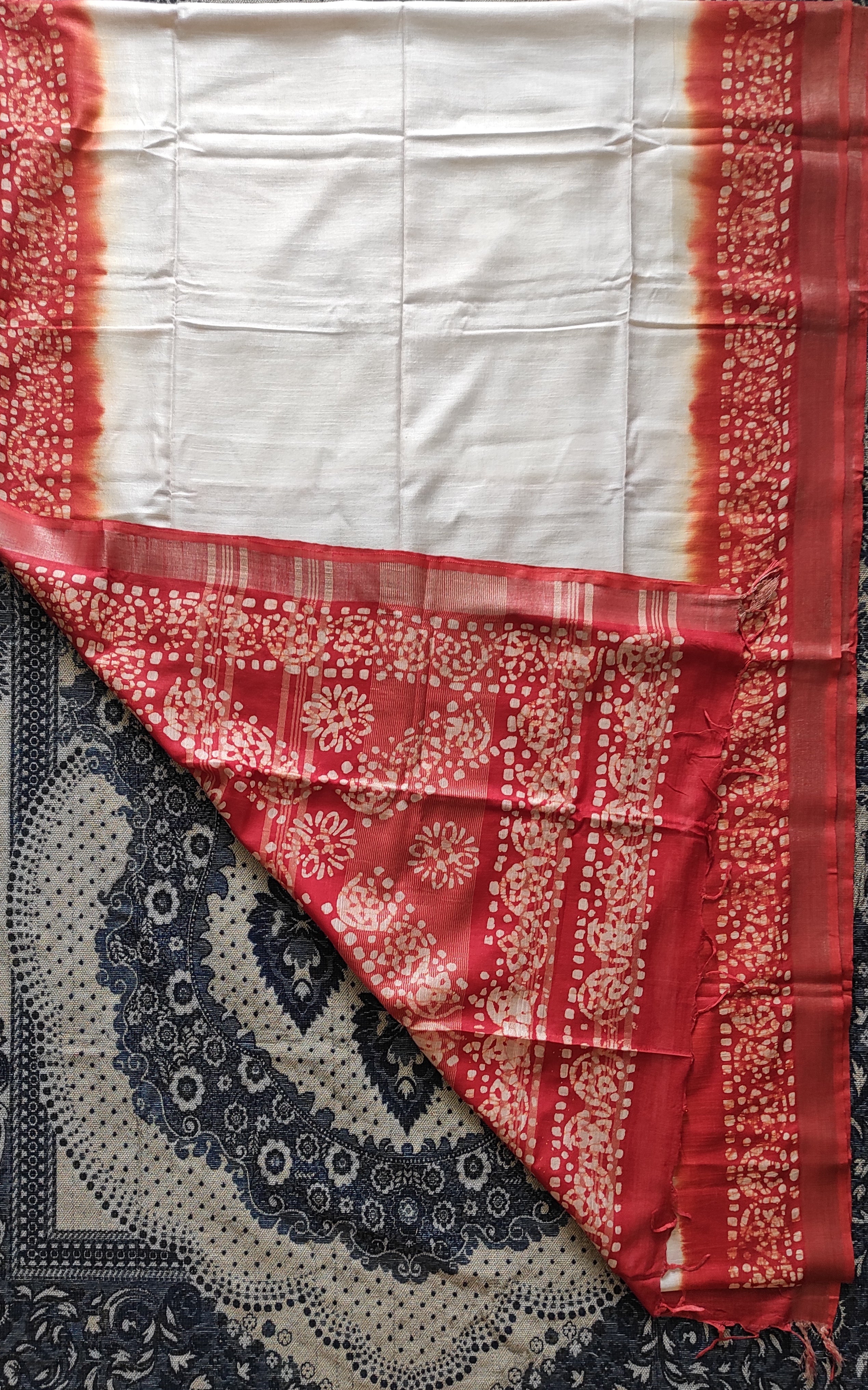 Linen Batik: Red and white