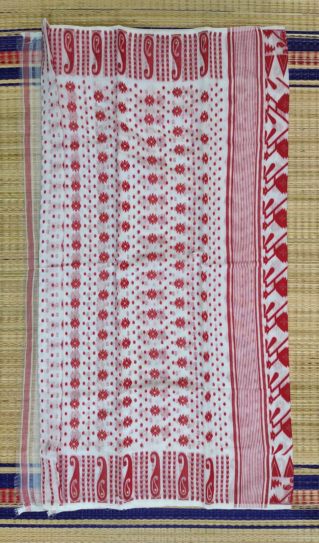 Dhakai Jamdani: Red and White
