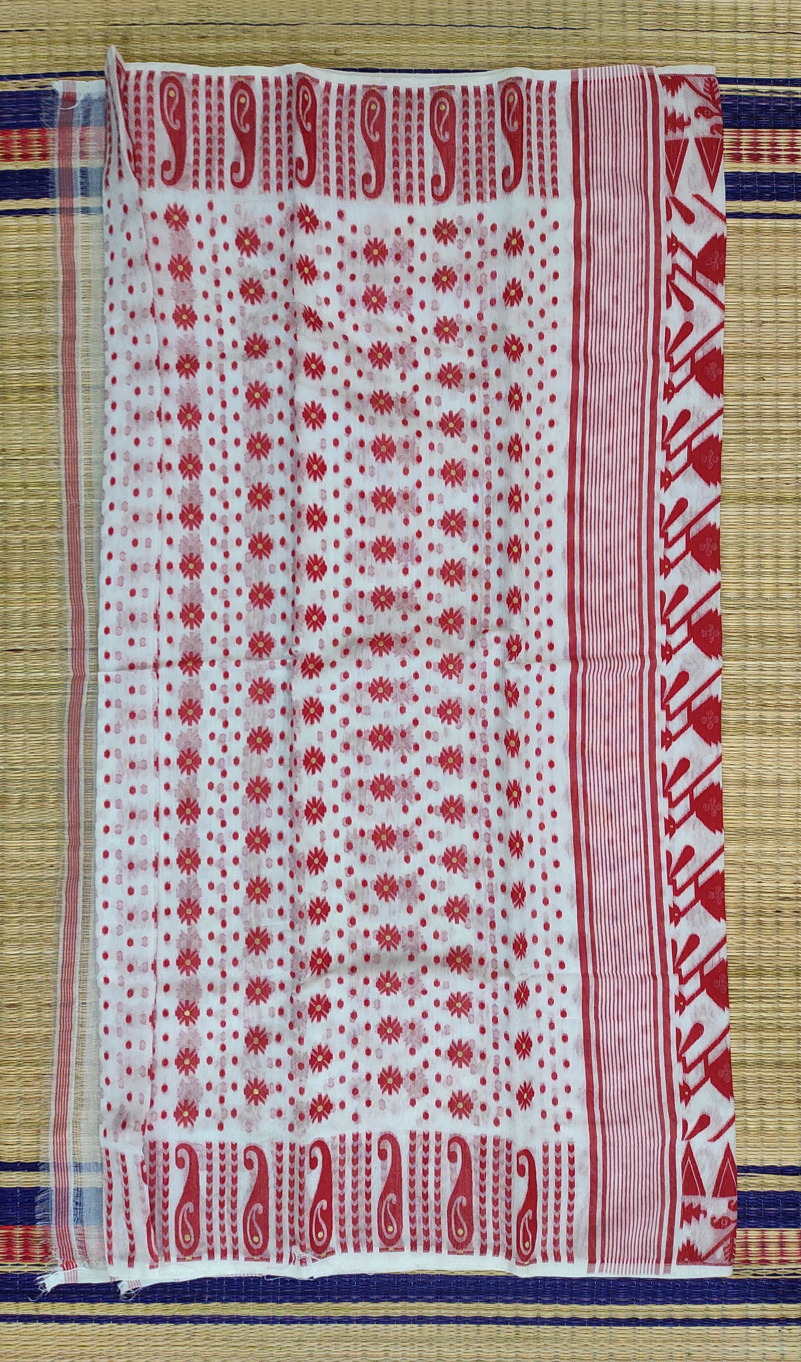 Dhakai Jamdani: Red and White