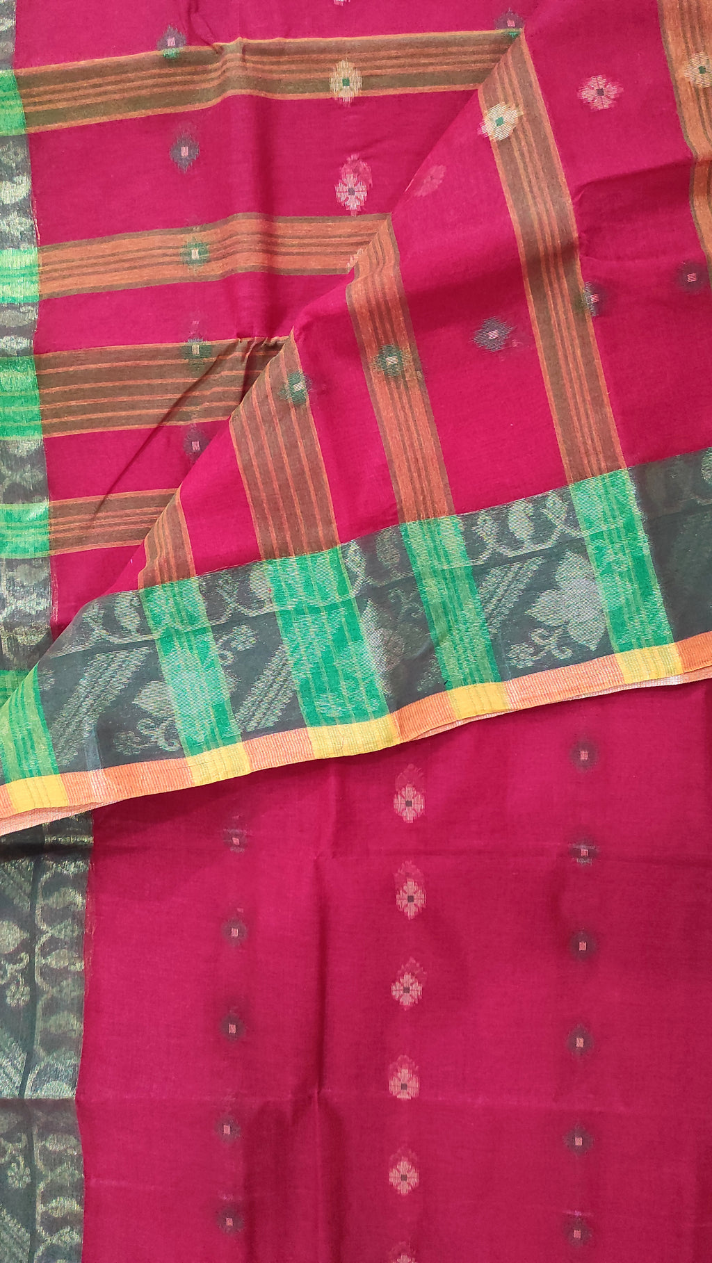 Tangail cotton: Red with green border