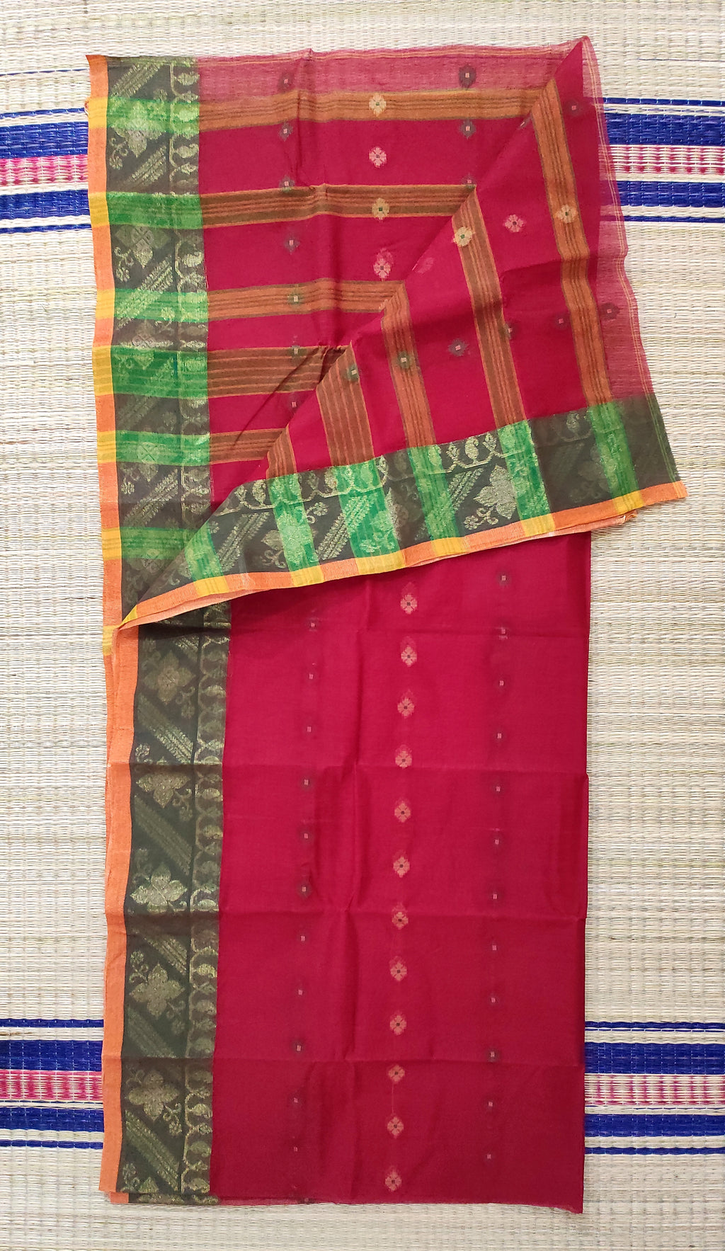 Tangail cotton: Red with green border
