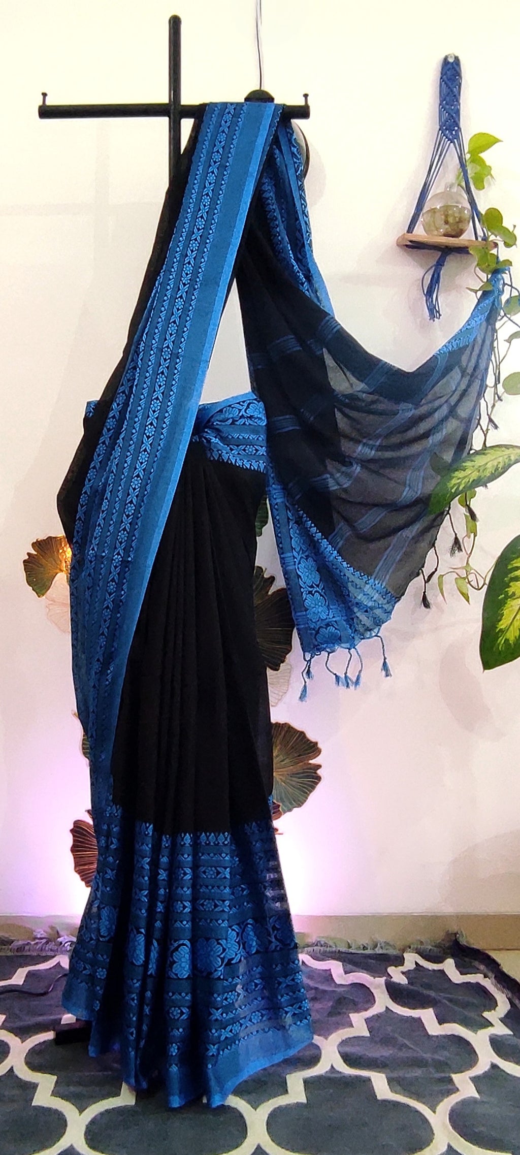 Begampuri Cotton handloom saree: Black and blue