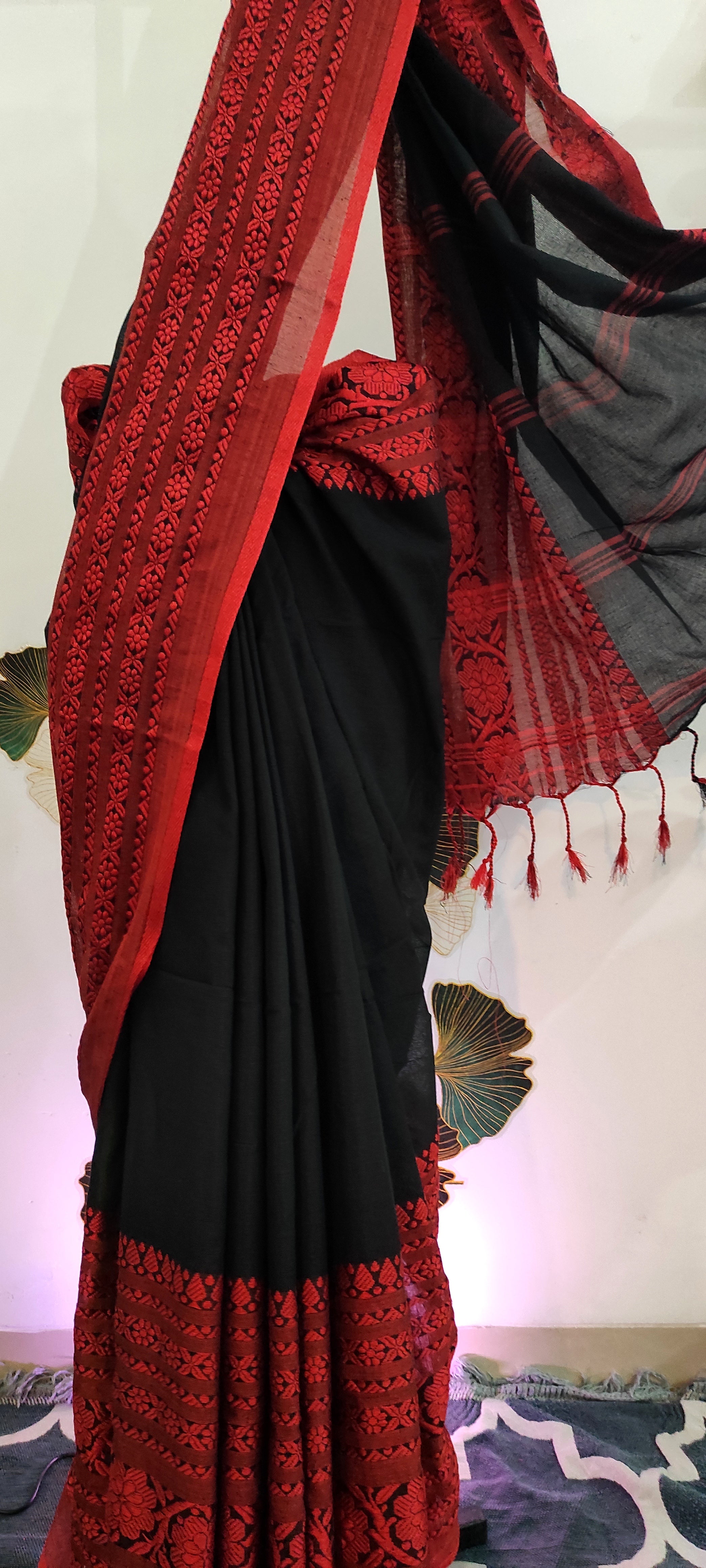 Bengampuri cotton: Black and red