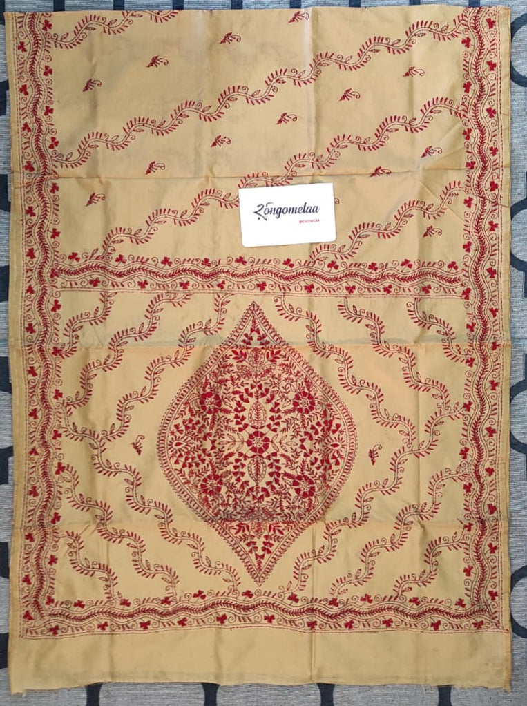 Kantha Stitch: Beige with red embroidery