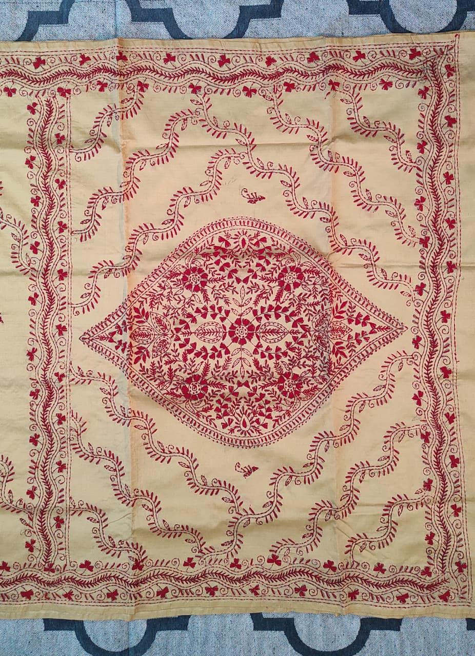 Kantha Stitch: Beige with red embroidery