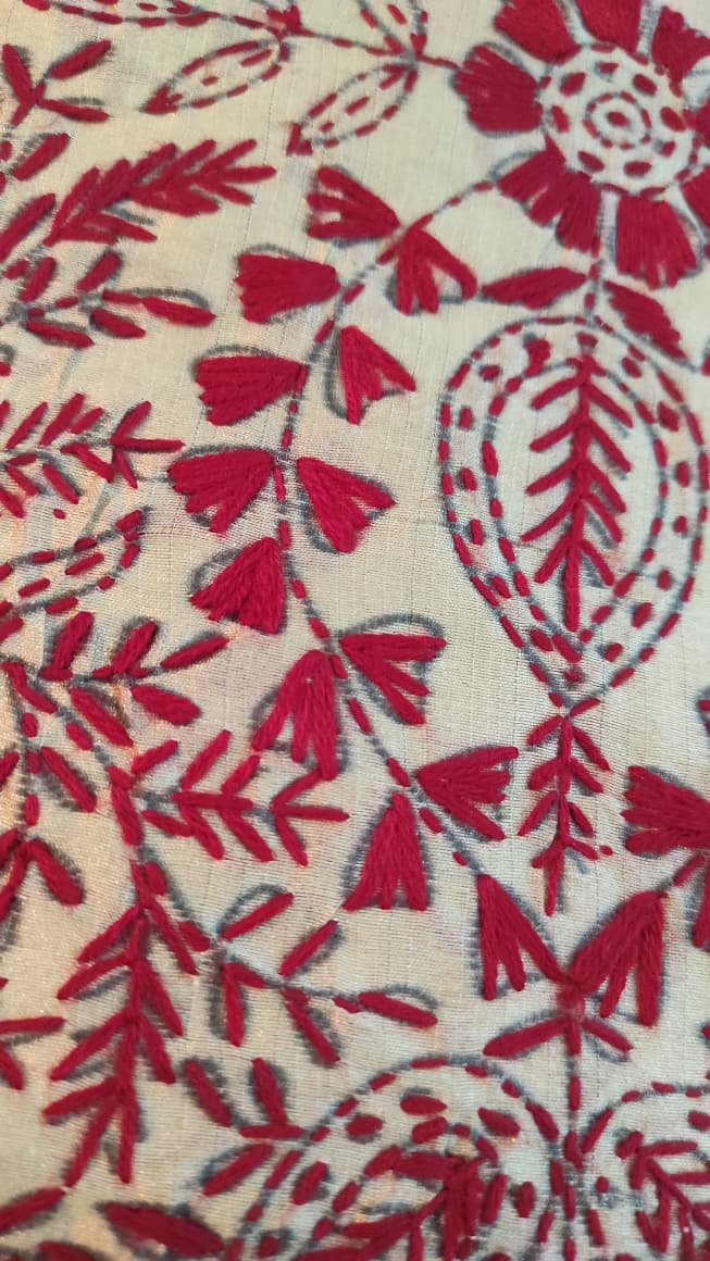 Kantha Stitch: Beige with red embroidery