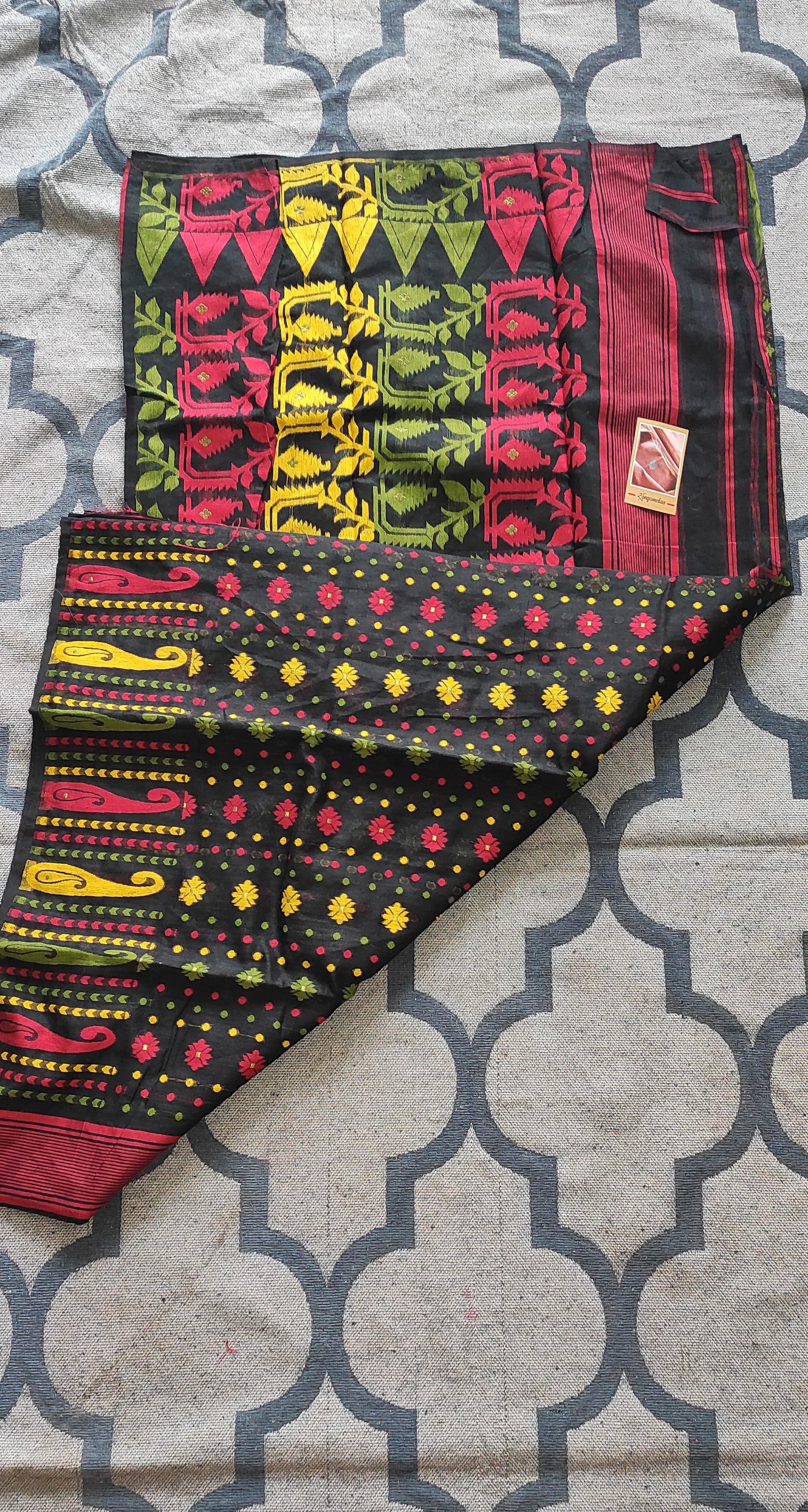 Dhakai Jamdani Handloom saree: Black