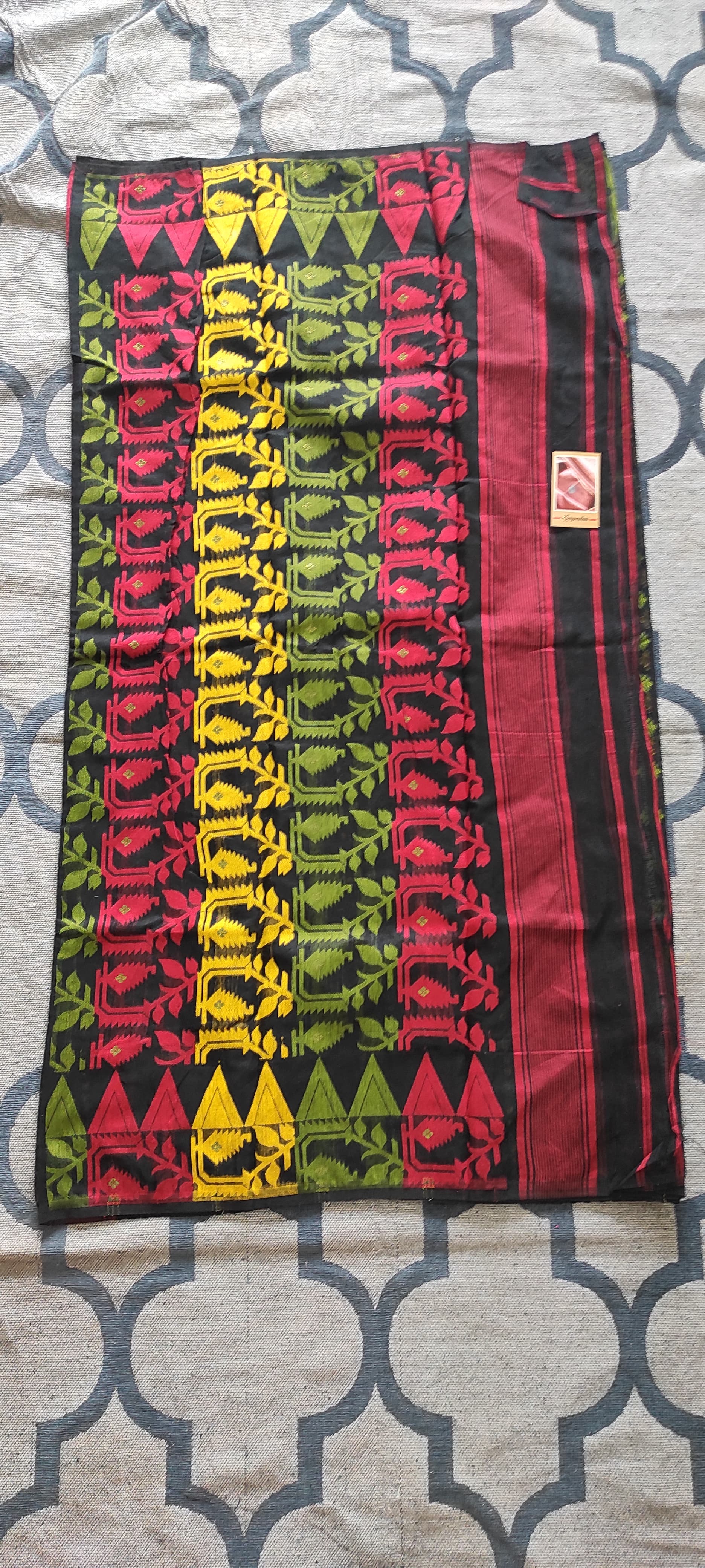 Dhakai Jamdani Handloom saree: Black